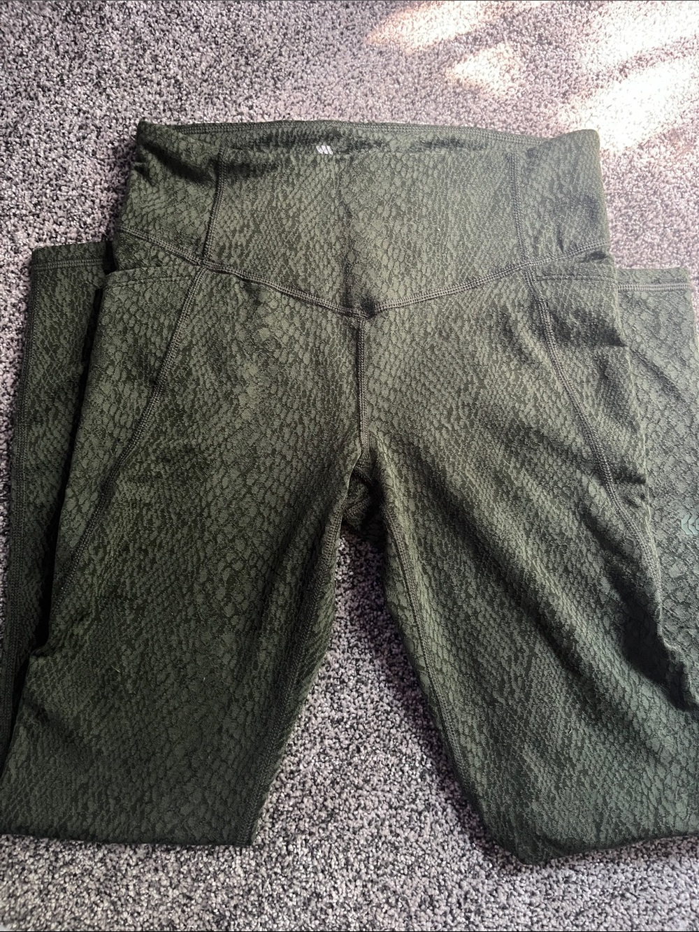 Olive Green Snake Skin textured Leggings - Picture 2 of 2